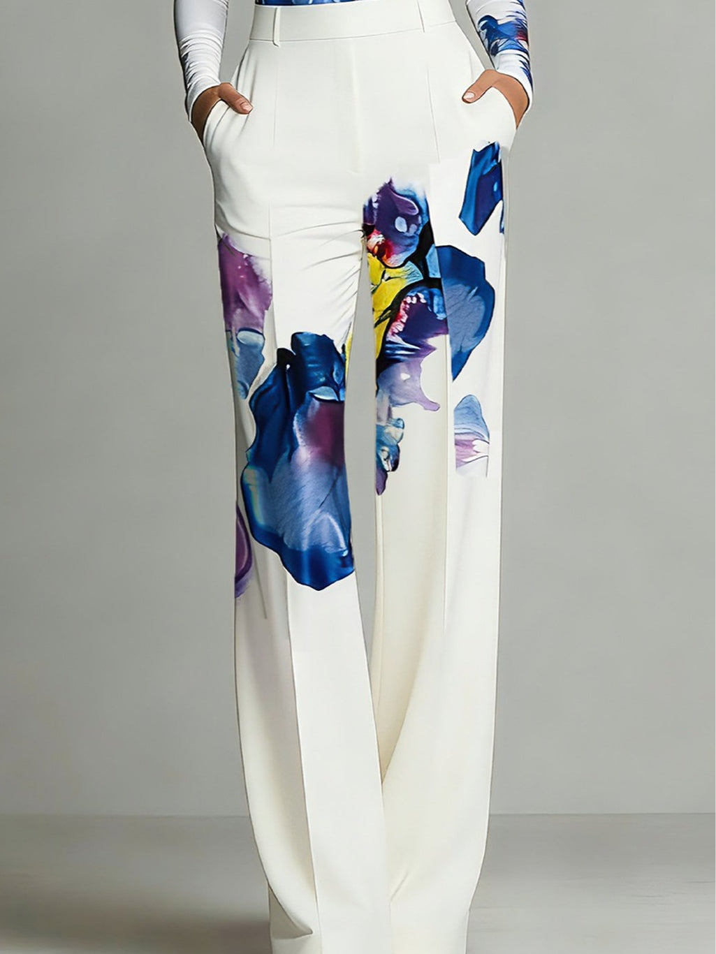 Conjunto de Top Cuello Redondo con Bloques de Color y Estampado Parcial y Pantalones
